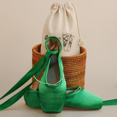 Chaussons Pointes satin vert taille 40