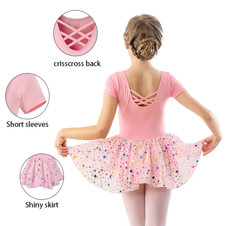 Justaucorps jupette brillante Bryanna manches & coloris au choix