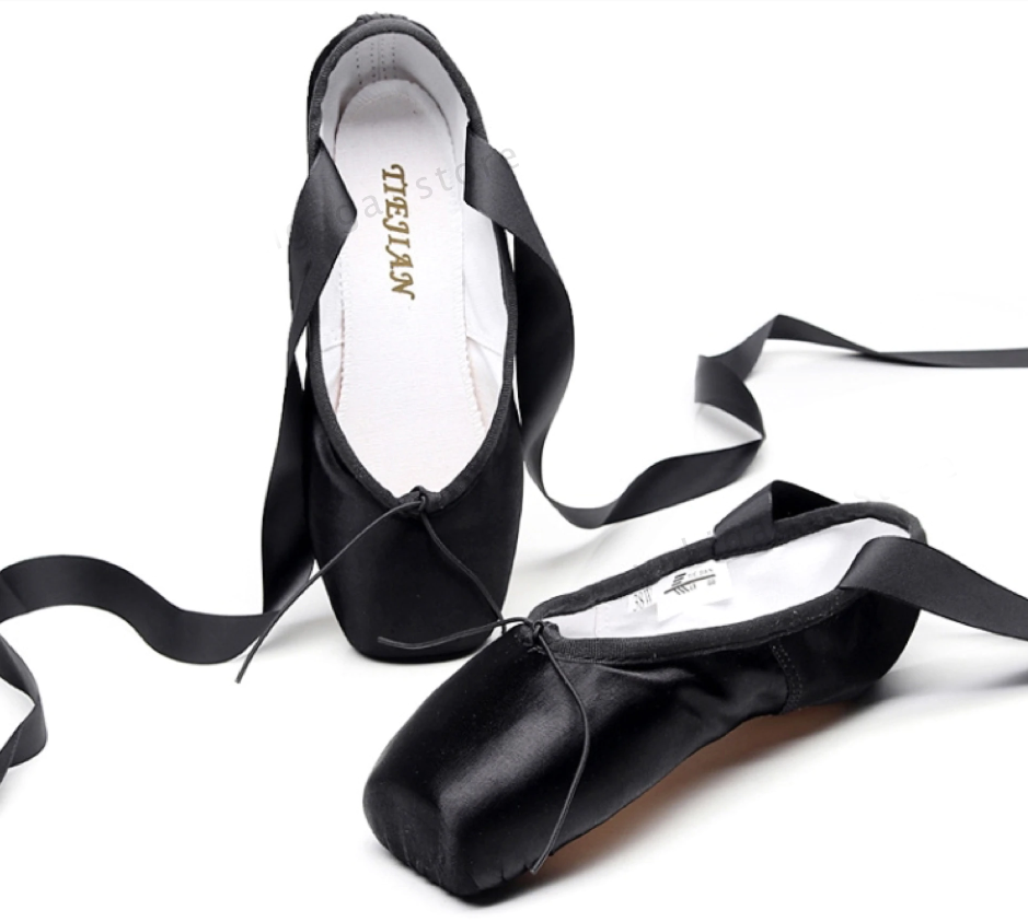 Chaussons de danse Classique / Pointes en satin semelle souple couleur noir vendus avec rubans et coussins - Dance Store
