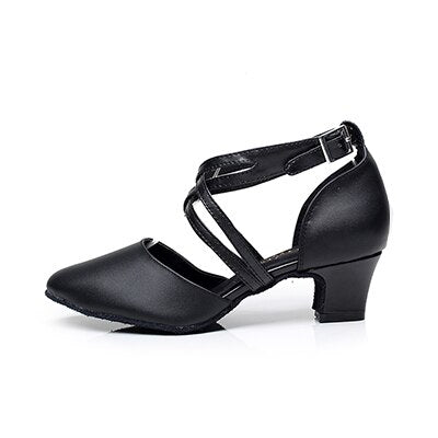 Chaussures de danse fermées en cuir coloris noir ou rouge - Talons de 5 à 8.3cm