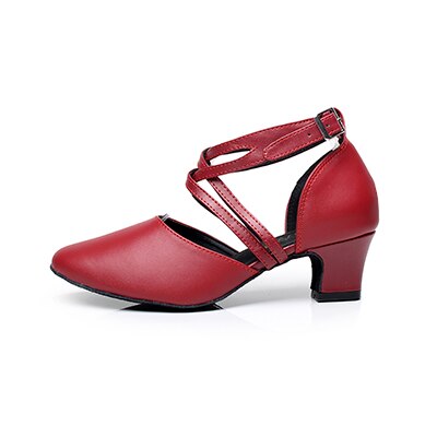 Chaussures de danse fermées coloris rouge - Talons de 5 à 8.3cm